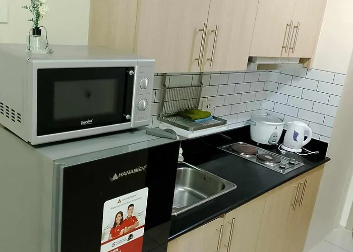 Affordable Unit Near Moa Walking Distance To Picc *