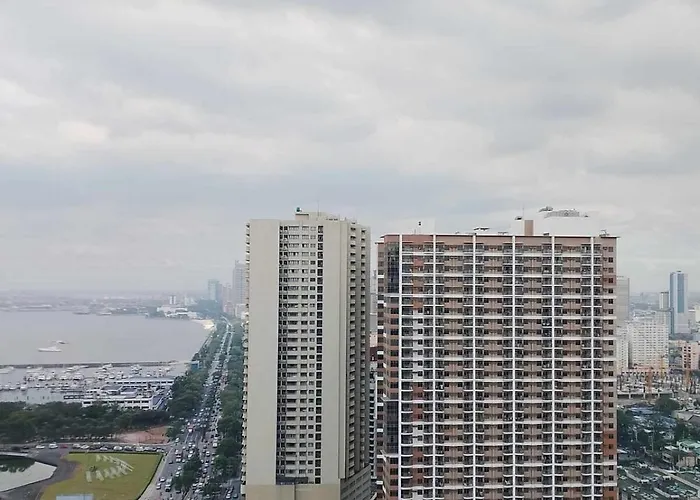 Affordable Unit Near Moa Walking Distance To Picc